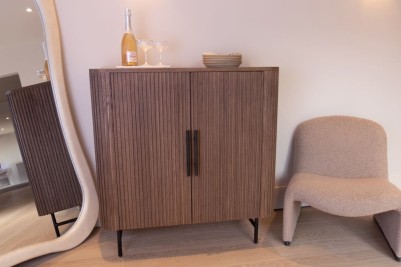 ashfield-ribbed-bar-unit-lifestyle